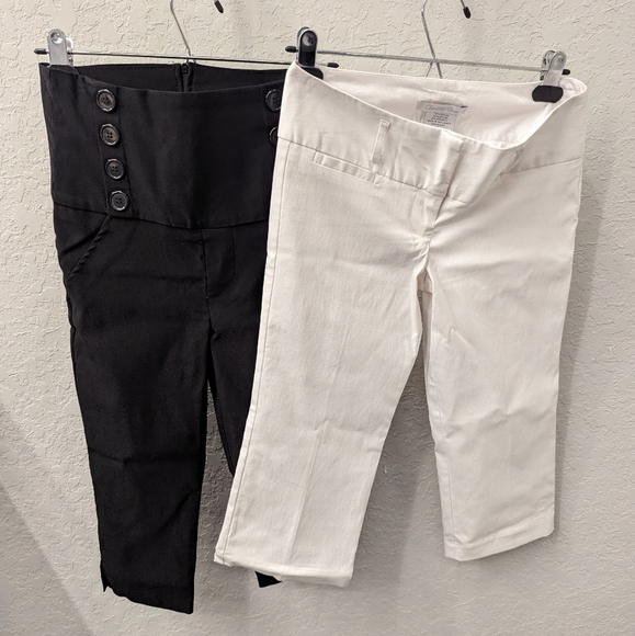 2 Pair - Charlotte Russe Capris Size Small - Picture 1 of 9